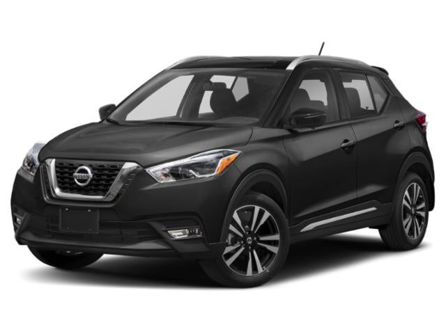 2020 Nissan Kicks SR Xtronic CVT in Super Black — front three-quarter view