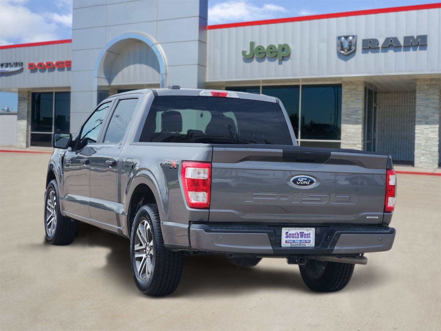 2021 Ford F-150 — interior view