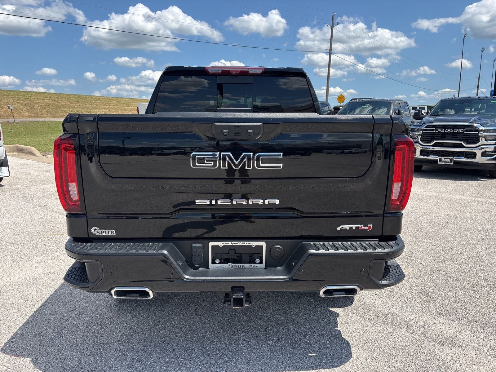 2024 GMC Sierra 1500 — detail view