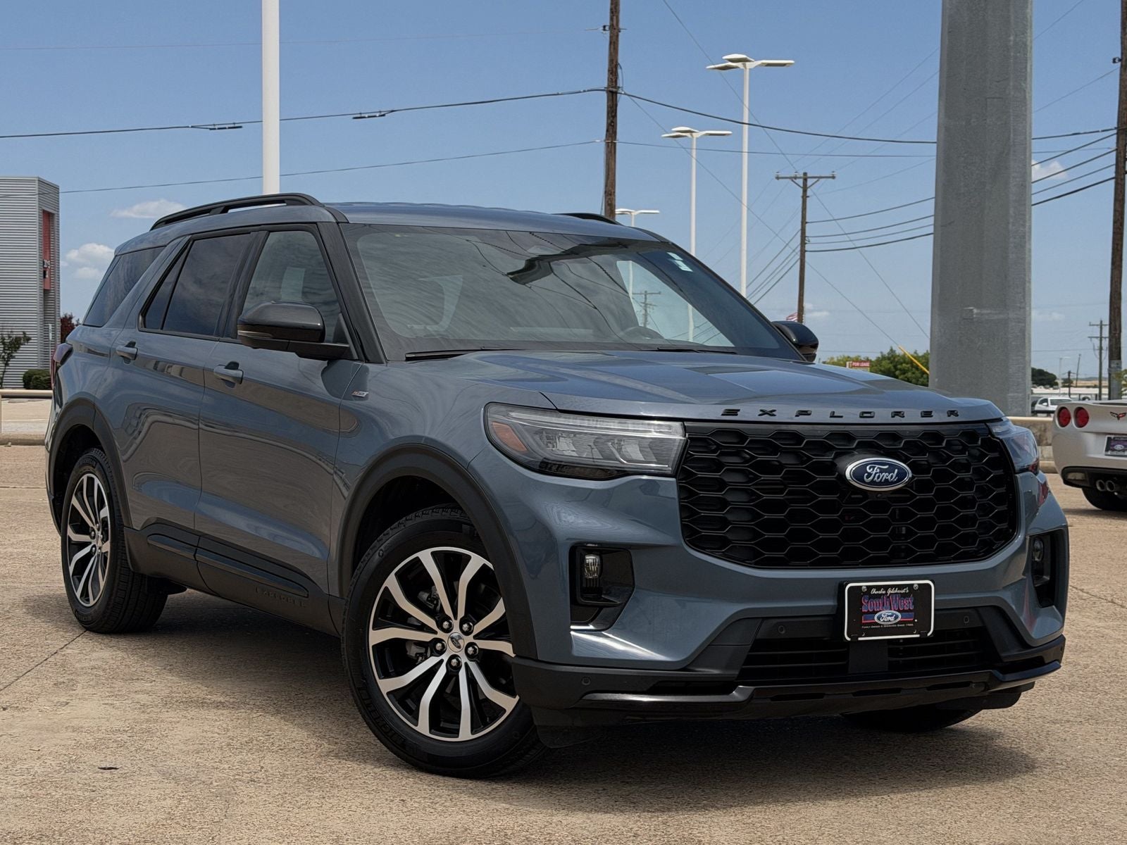 2025 Ford Explorer — side profile view