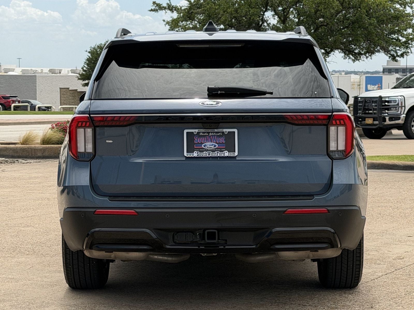2025 Ford Explorer — detail view
