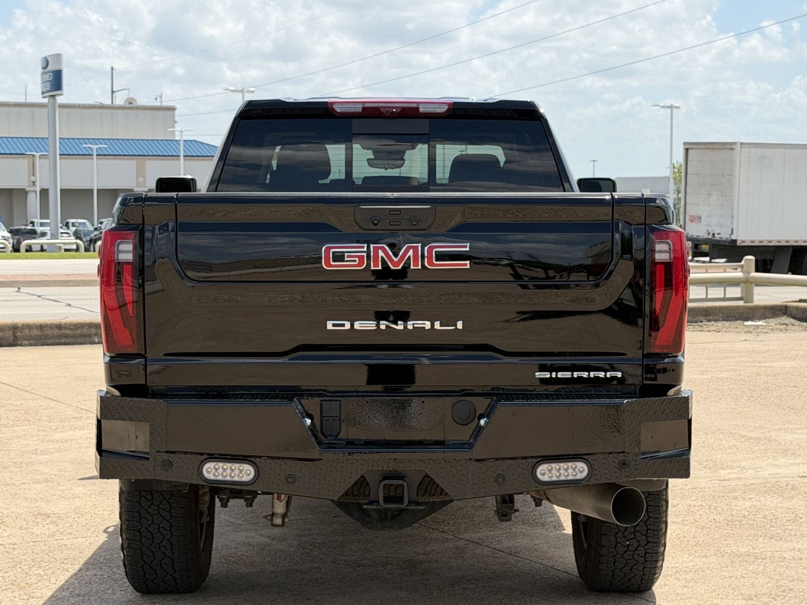 2025 GMC Sierra 3500HD — detail view