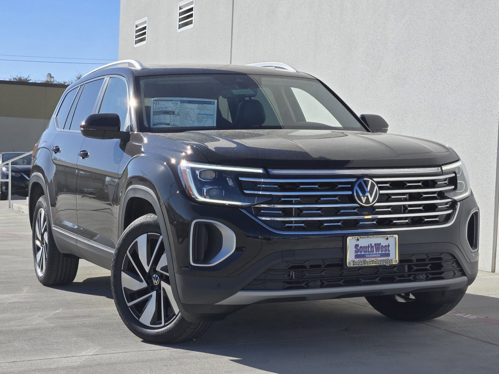 2025 Volkswagen Atlas — side profile view
