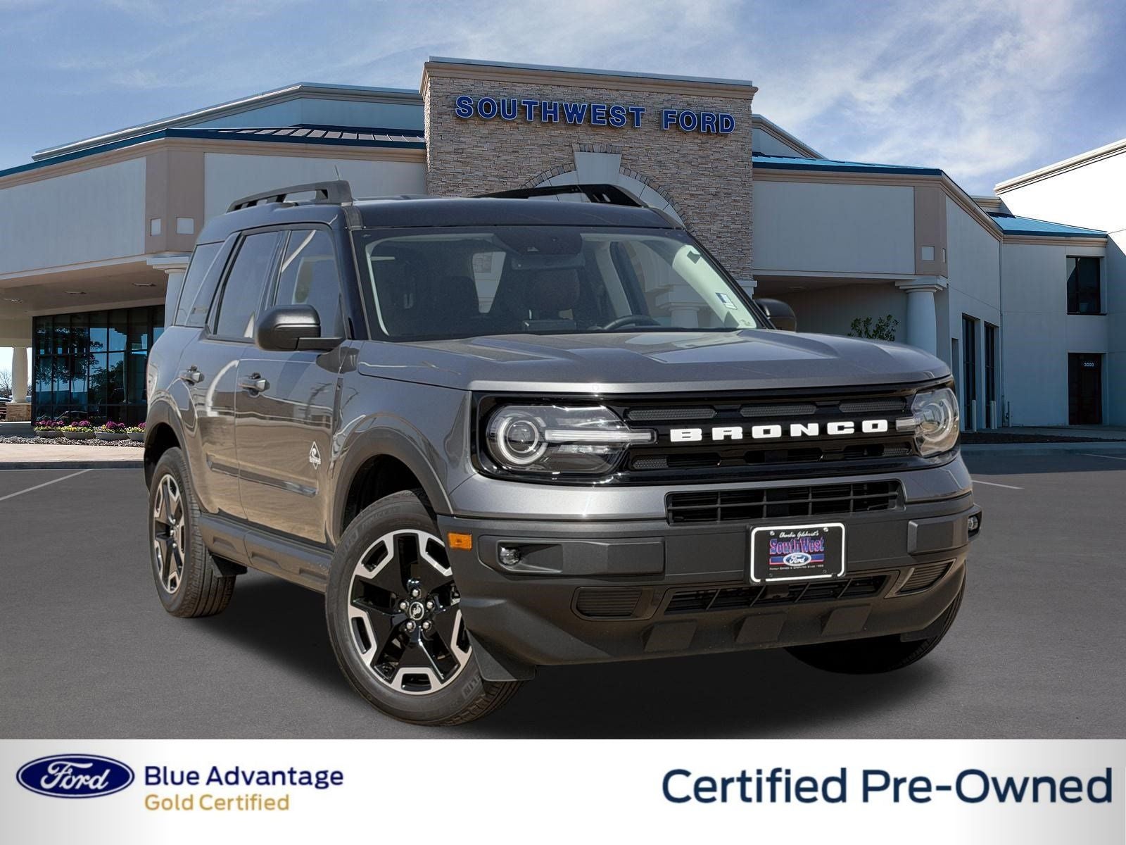 2024 Ford Bronco Sport Outer Banks in Carbonized Gray Metallic — front three-quarter view