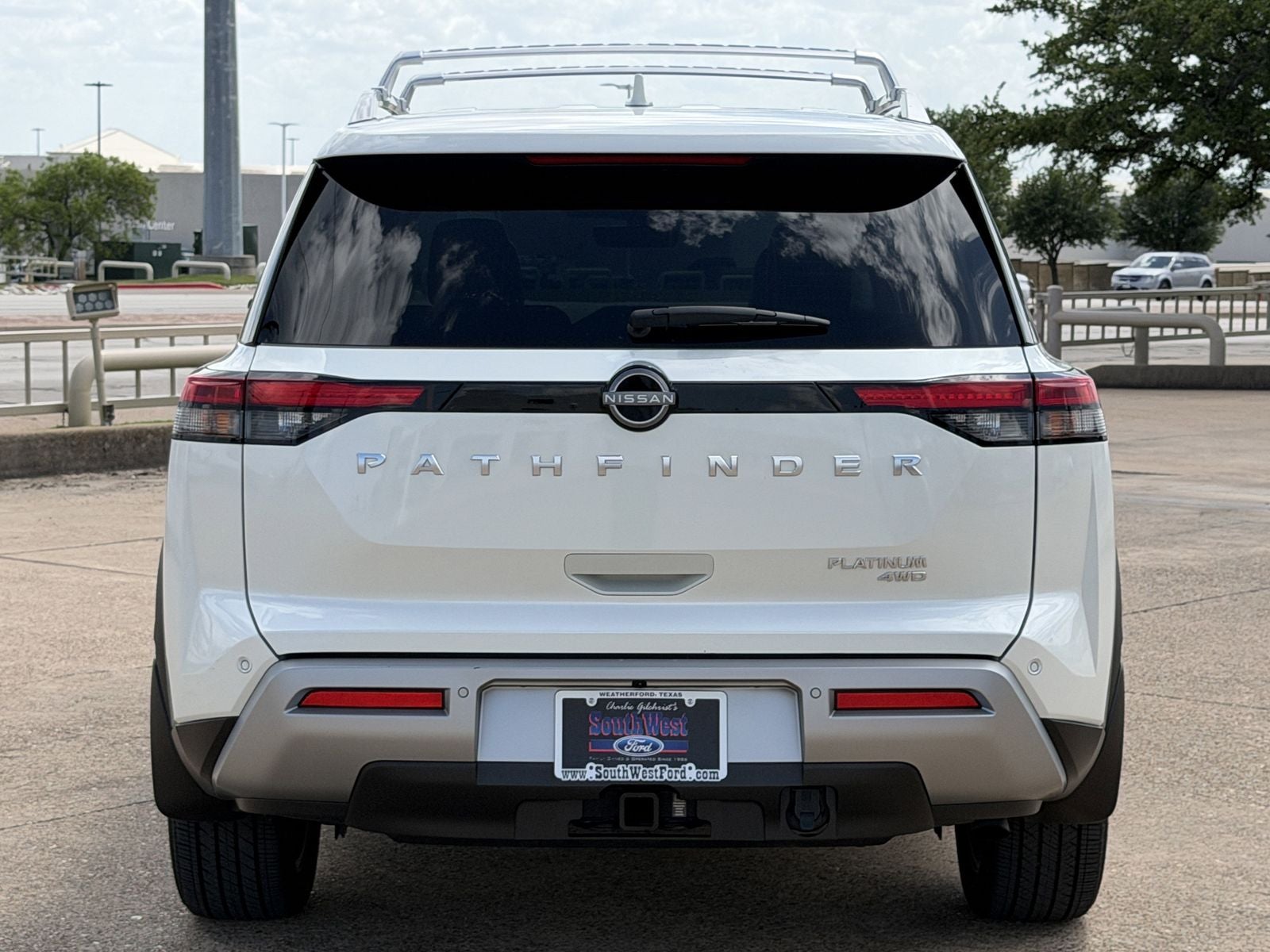 2024 Nissan Pathfinder — detail view