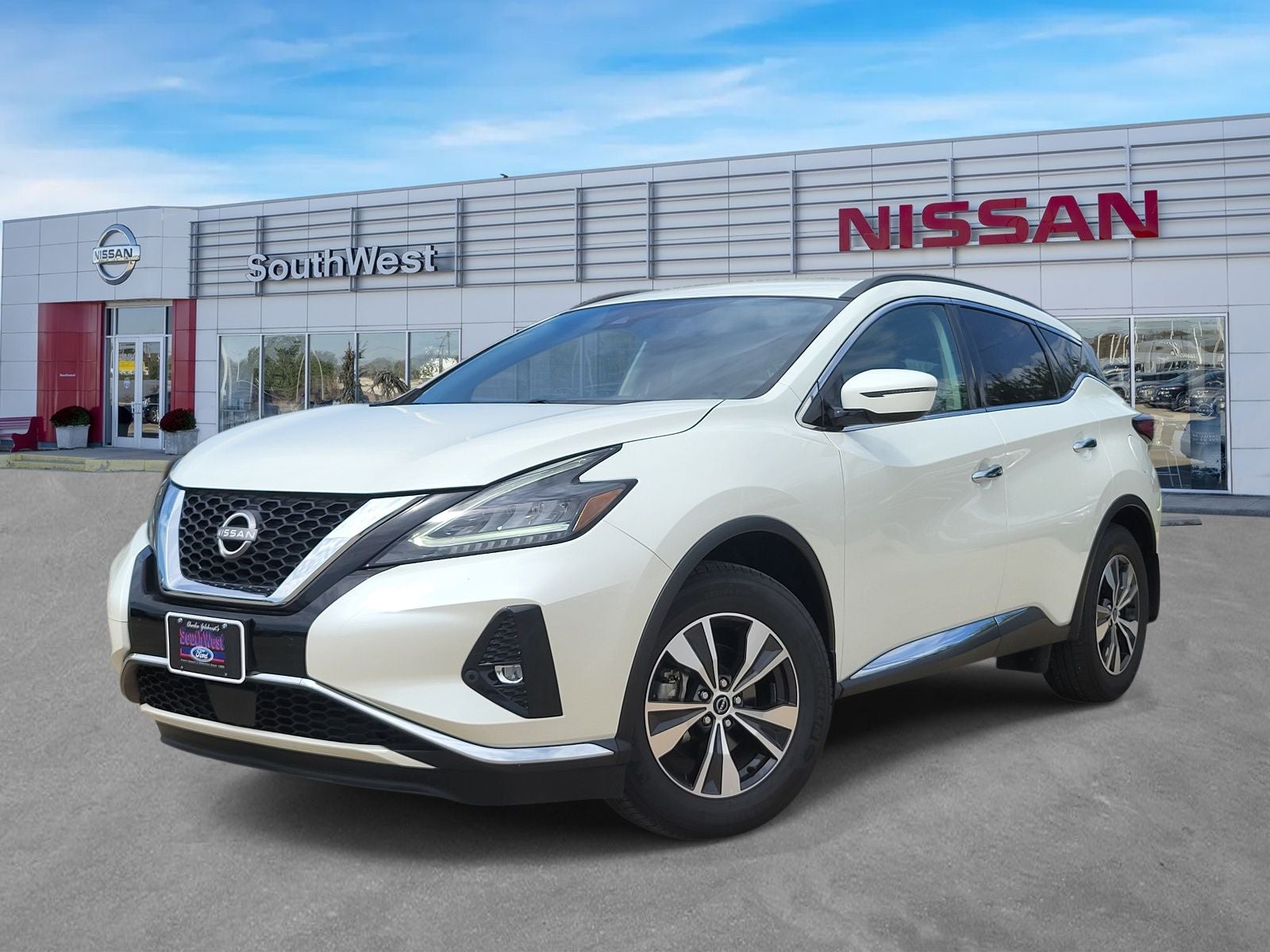 2024 Nissan Murano SV in Pearl White Tricoat — front three-quarter view