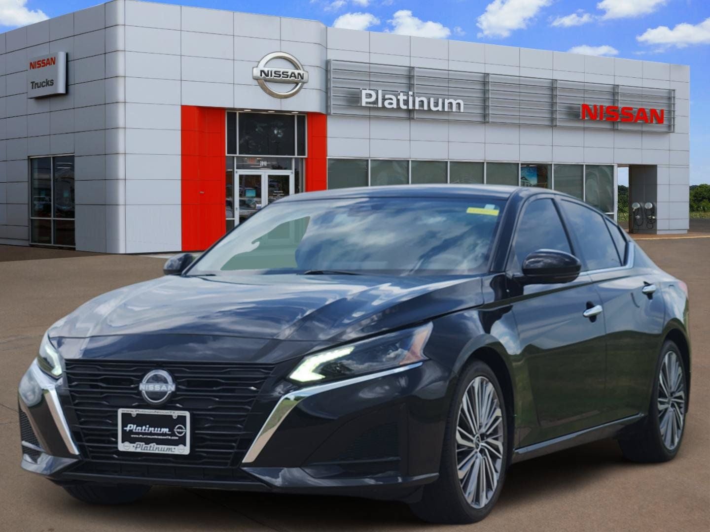 2025 Nissan Altima — side profile view