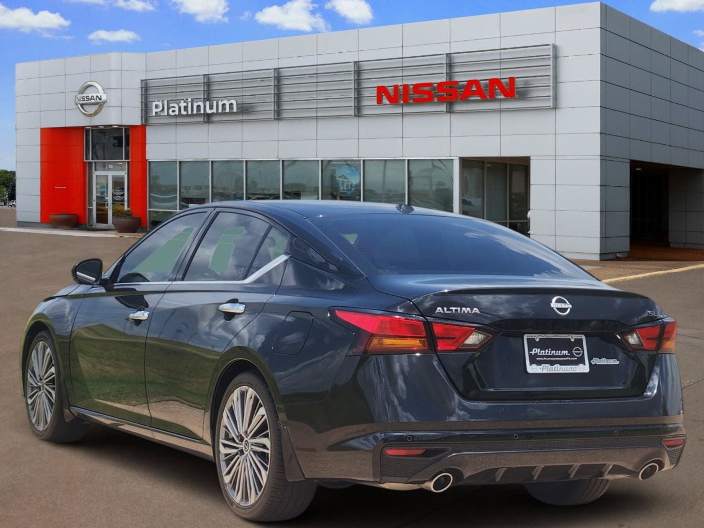2025 Nissan Altima — detail view