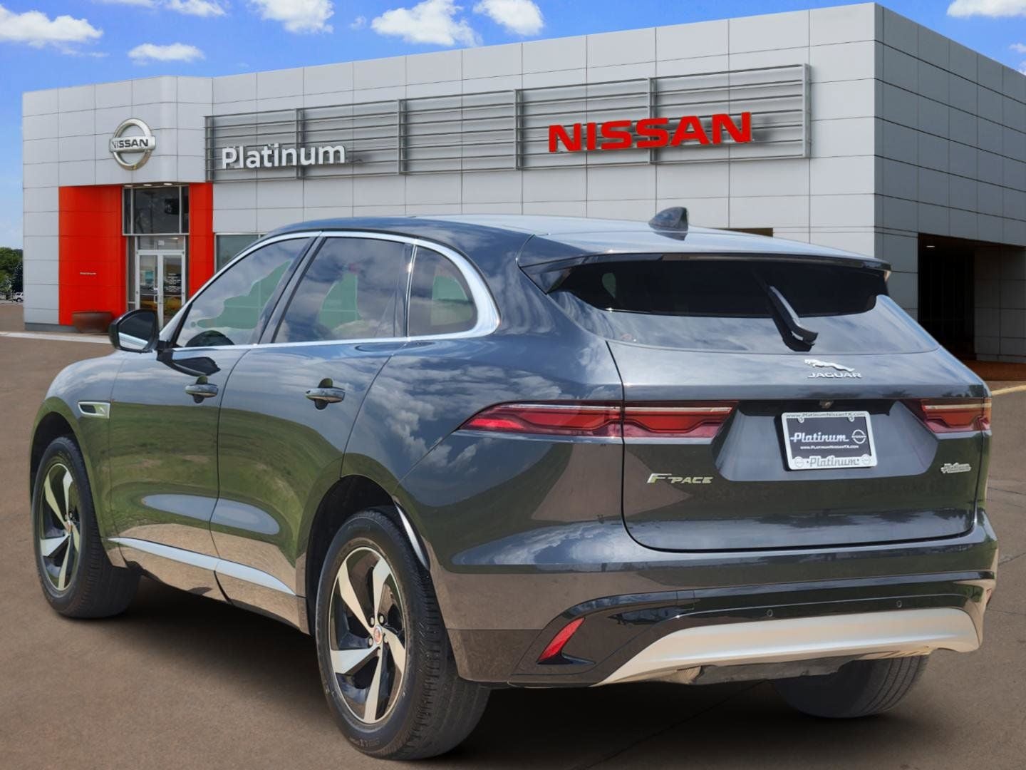 2023 Jaguar F-PACE — detail view