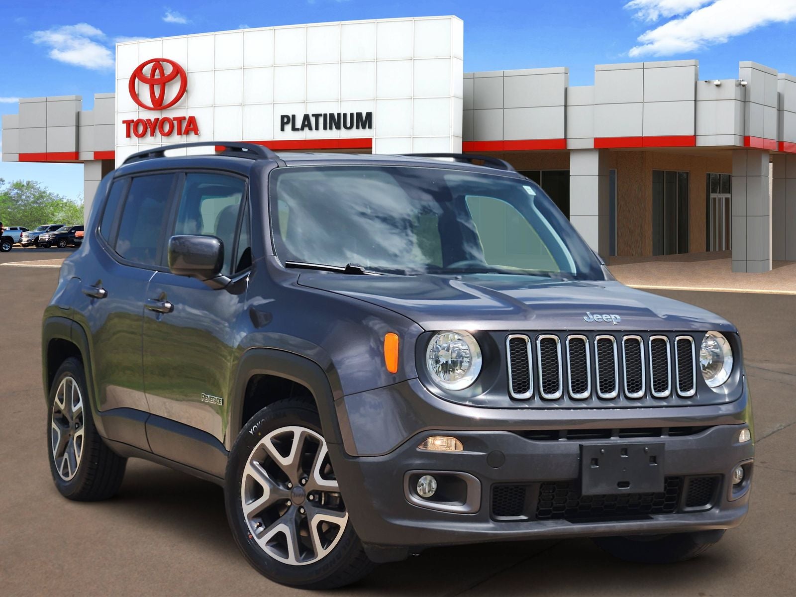 2018 Jeep Renegade Latitude in Granite Crystal Metallic Clearcoat — front three-quarter view