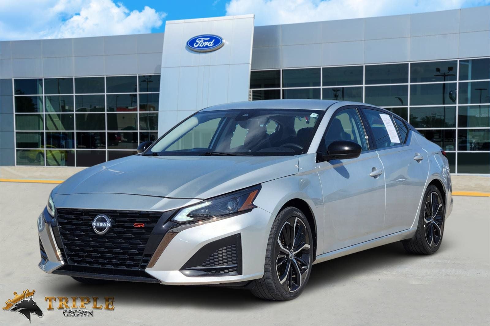 2023 Nissan Altima — side profile view