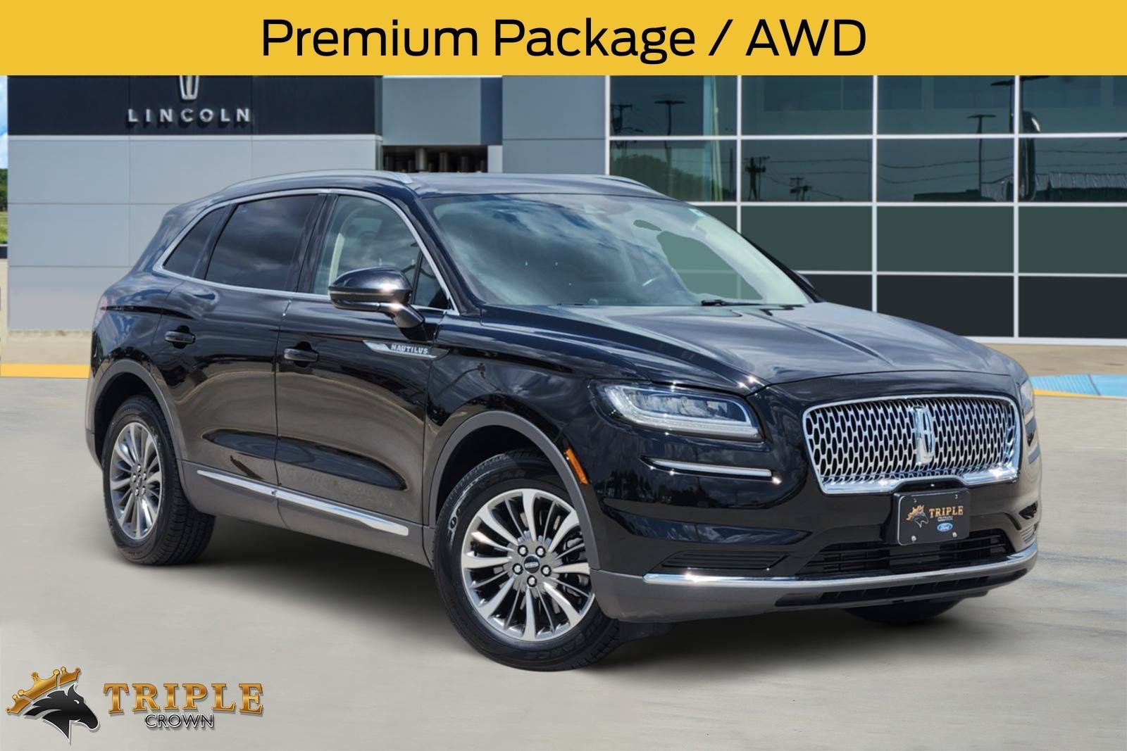 2023 Lincoln Nautilus Standard in Black Metallic — front three-quarter view