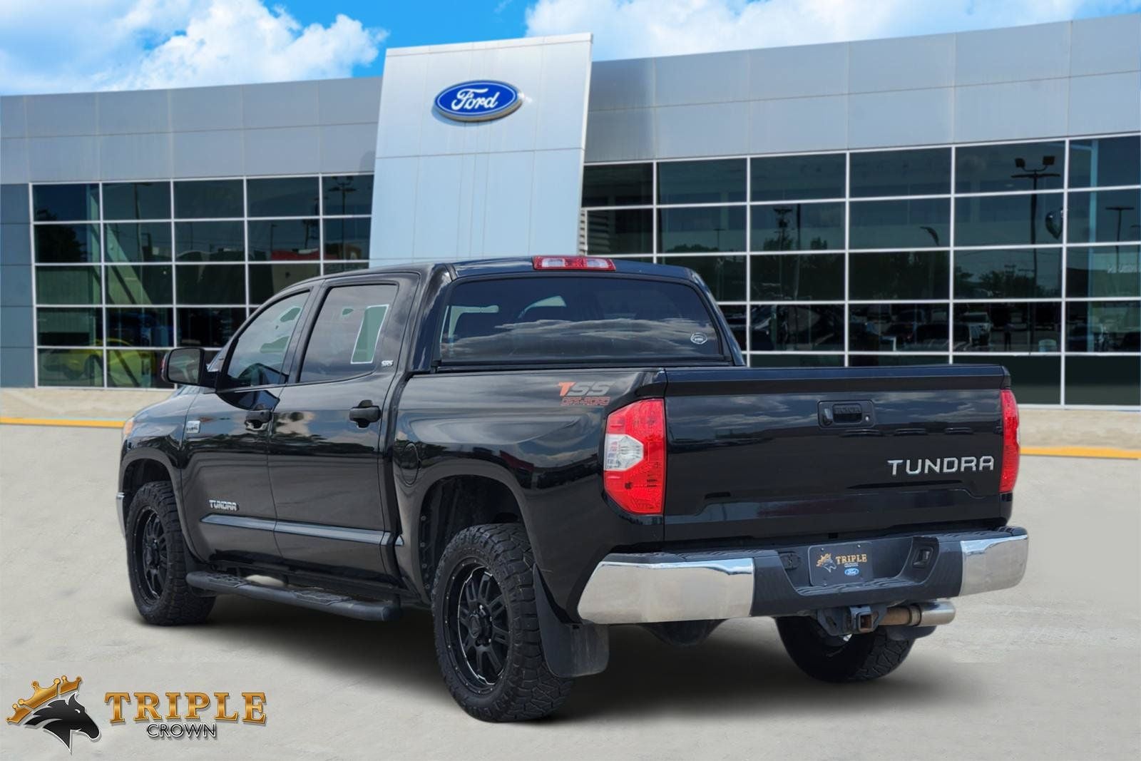 2016 Toyota Tundra — interior view