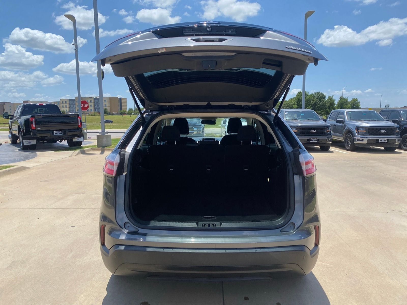 2021 Ford Edge — detail view